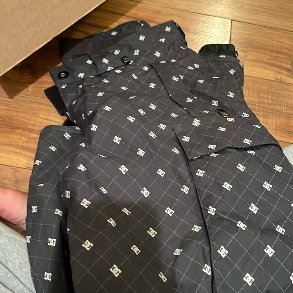 dC snowboarding pants